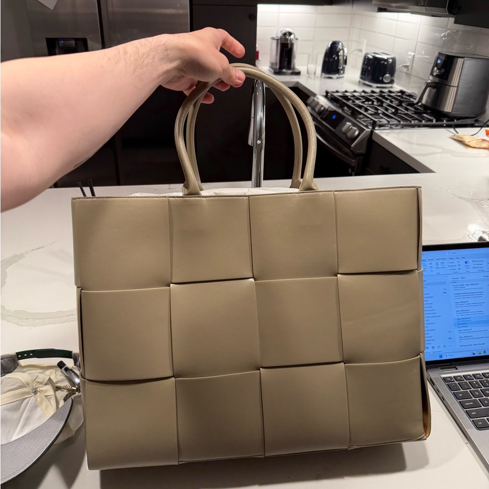 Bottega Veneta Large Arco Woven Tote Beige Tan NEW unisex